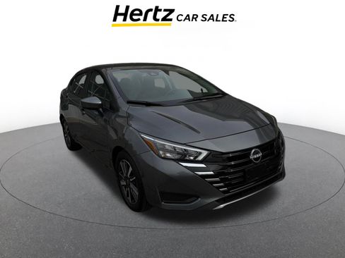 Used 2025 Nissan Versa SV image 1