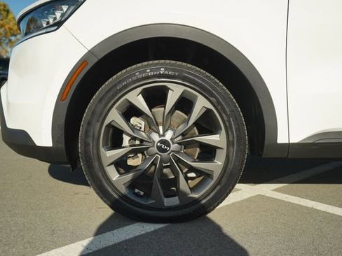 Used 2023 Kia Sorento X-Line EX image 11
