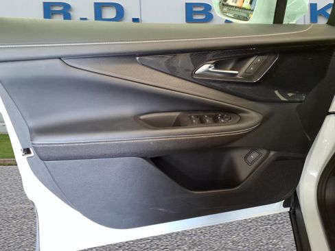 Used 2024 Chevrolet Blazer EV LT AWD/4WD image 9