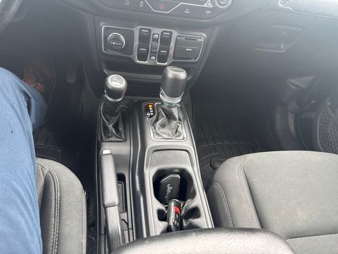 Used 2021 Jeep Gladiator Sport AWD/4WD image 12
