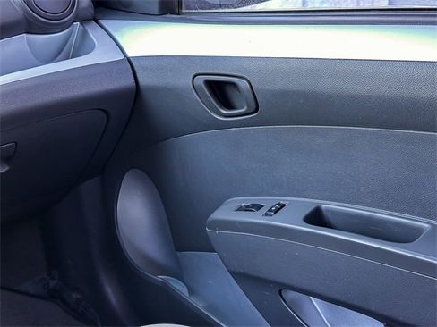 Used 2014 Chevrolet Spark LT image 22