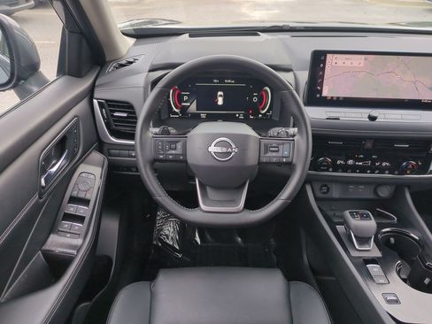 Certified 2025 Nissan Rogue SL w/ SL Premium Package FWD image 33