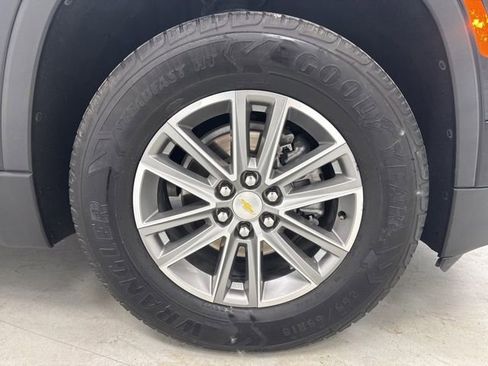 Used 2023 Chevrolet Traverse LT FWD image 30