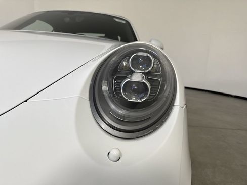 Used 2014 Porsche 911 Carrera 4S AWD/4WD image 11