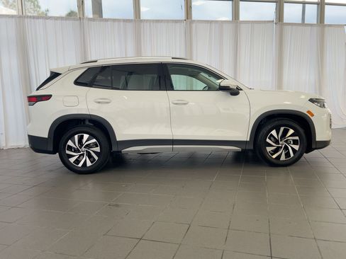 New 2026 Volkswagen Tiguan S image 8