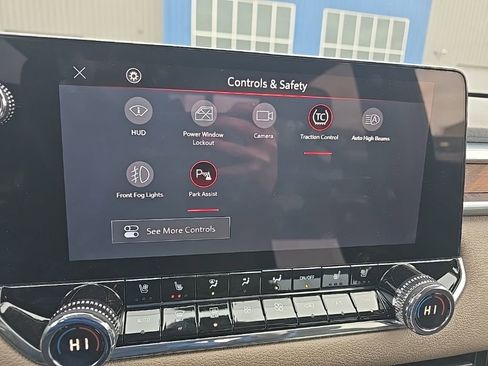 Used 2023 GMC Canyon Denali image 26