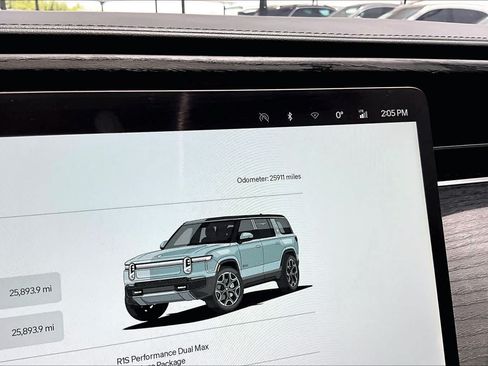 Used 2025 Rivian R1S Adventure AWD/4WD image 25
