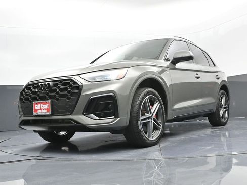 Used 2024 Audi Q5 e Premium Plus w/ Premium Plus Package image 34