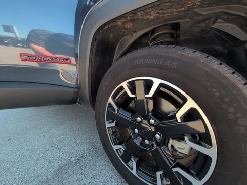 Certified 2023 Jeep Renegade Trailhawk AWD/4WD image 26