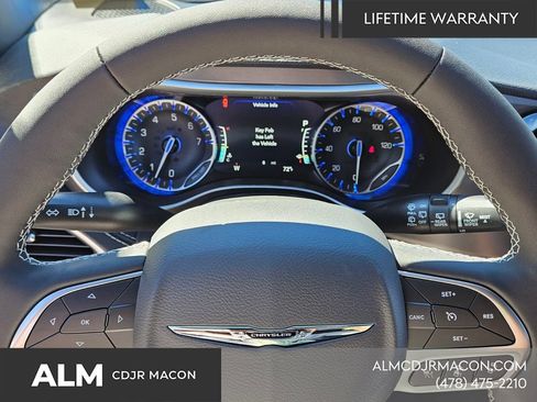 New 2026 Chrysler Pacifica Select FWD image 26
