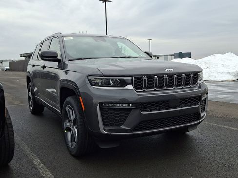 New 2026 Jeep Grand Cherokee L Limited AWD/4WD image 1