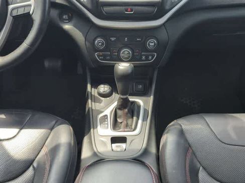 Used 2015 Jeep Cherokee Trailhawk w/ Leather Interior Group AWD/4WD image 30