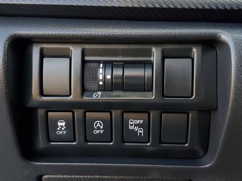 Used 2023 Subaru Crosstrek 2.0i Premium image 34