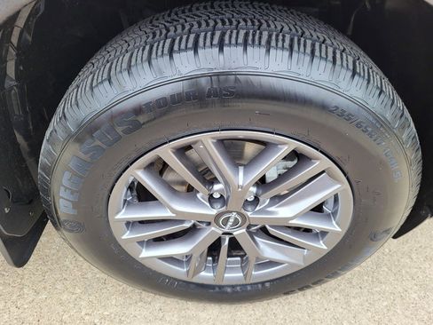 Used 2023 Nissan Rogue S AWD/4WD image 9