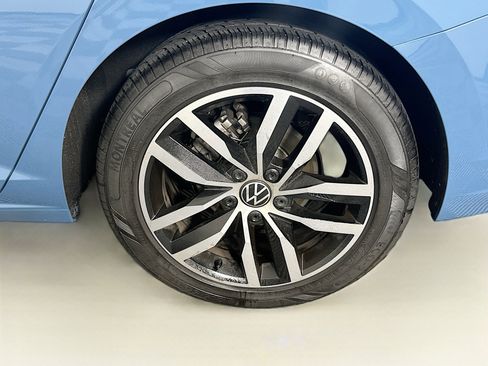 Used 2025 Volkswagen Jetta SE FWD image 11