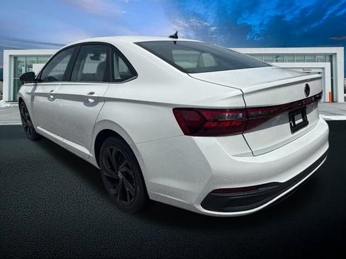 New 2026 Volkswagen Jetta SE FWD image 3