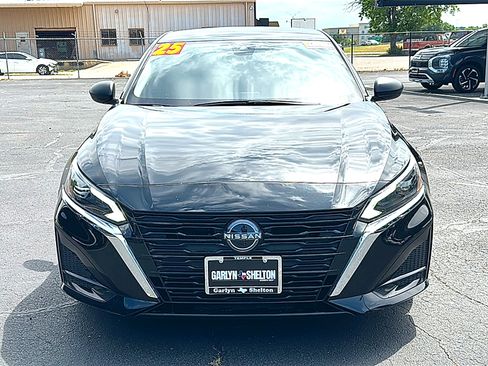 Used 2025 Nissan Altima 2.5 SV FWD image 11