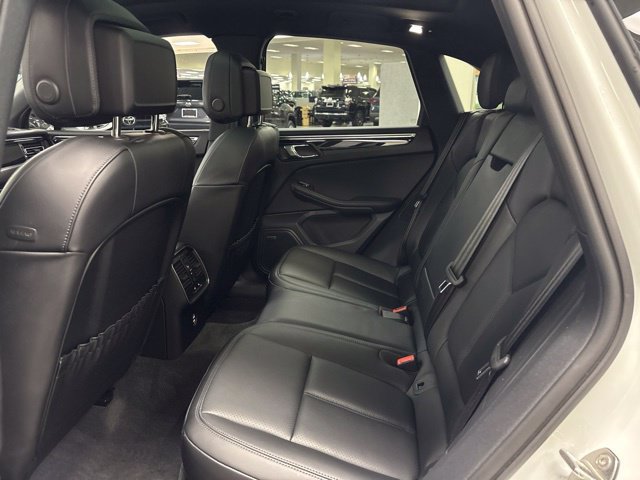 Used 2024 Porsche Macan AWD/4WD image 14