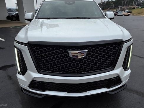 Used 2025 Cadillac Escalade V image 9