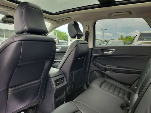 Certified 2024 Ford Edge SEL w/ Convenience Package AWD/4WD image 16
