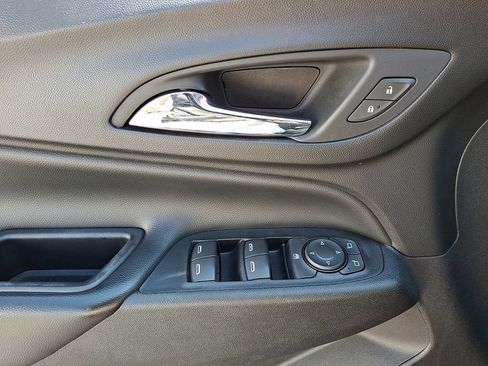 Used 2019 Chevrolet Equinox LT FWD image 14