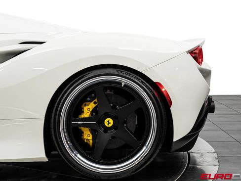 Used 2022 Ferrari F8 Tributo RWD image 19
