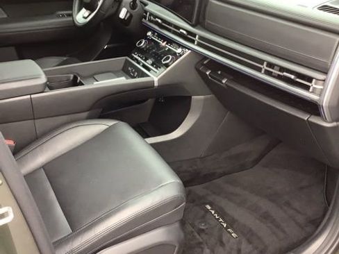 Used 2025 Hyundai Santa Fe Limited image 25