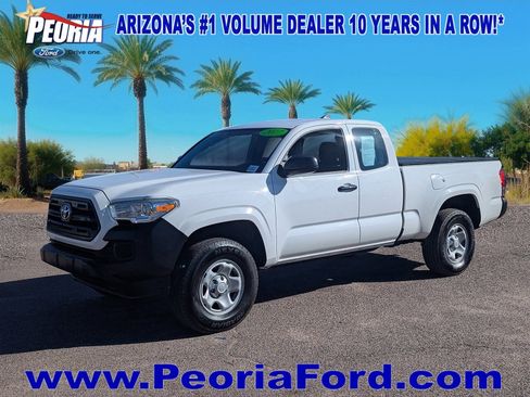 Used 2017 Toyota Tacoma SR image 1