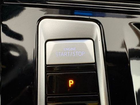 Used 2024 Volkswagen Atlas Cross Sport SE image 27