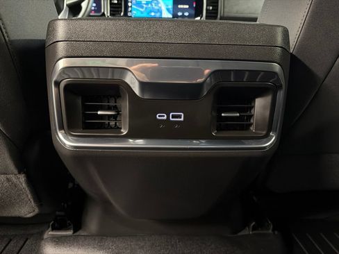 Used 2025 GMC Sierra 1500 Elevation w/ Preferred Package AWD/4WD image 33