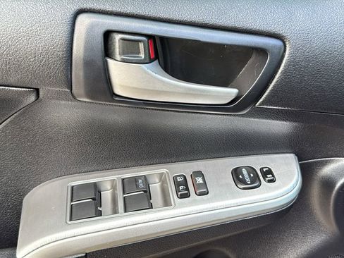 Used 2014 Toyota Camry SE FWD image 13