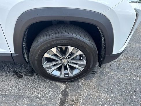 Used 2026 Chevrolet Equinox LT FWD image 34
