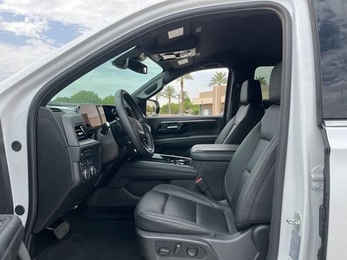 Used 2026 Chevrolet Suburban LT w/ Comfort Package AWD/4WD image 11