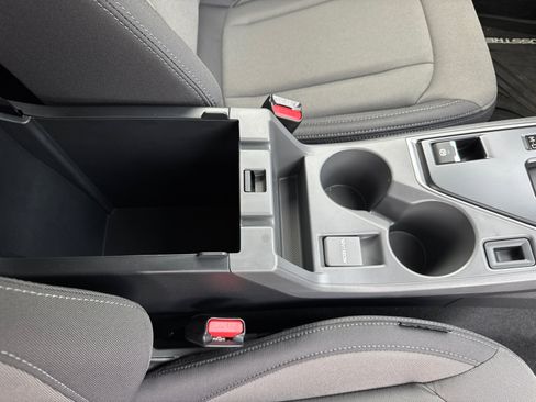 Used 2025 Subaru Crosstrek 2.0i Premium image 18