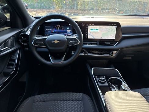 Used 2026 Chevrolet Equinox LT image 21
