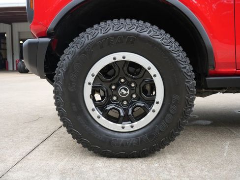 Used 2023 Ford Bronco Black Diamond w/ Sasquatch Package AWD/4WD image 26
