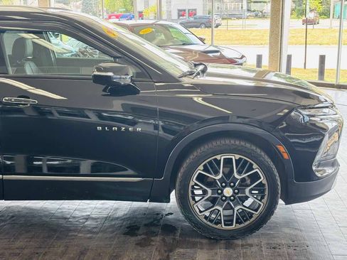 Used 2023 Chevrolet Blazer Premier w/ Driver Confidence II Package AWD/4WD image 5