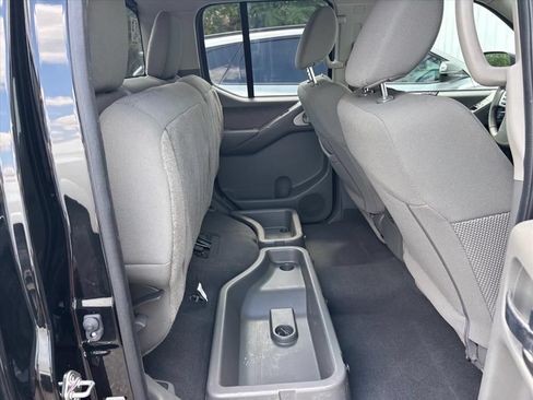 Used 2020 Nissan Frontier SV w/ Midnight Edition Floor Mats RWD image 15