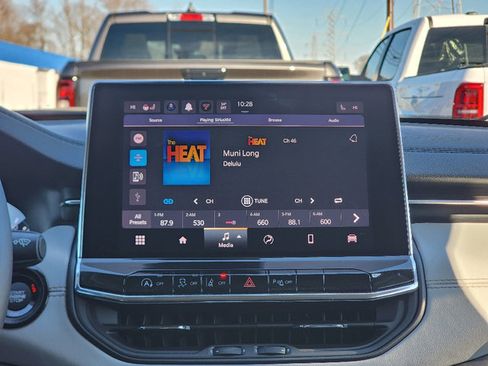 Certified 2022 Jeep Compass Limited image 9