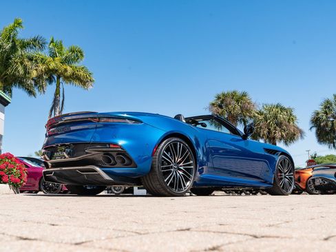 Used 2022 Aston Martin DBS Superleggera Volante RWD image 16
