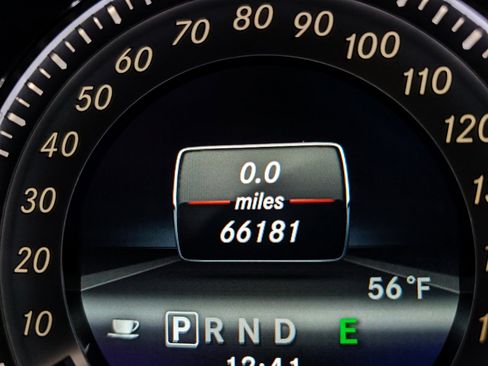 Used 2013 Mercedes-Benz C 300 4MATIC Sedan image 2