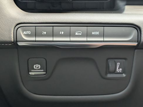 Used 2023 Cadillac Escalade Premium Luxury w/ LPO, Floor Liner Package AWD/4WD image 26