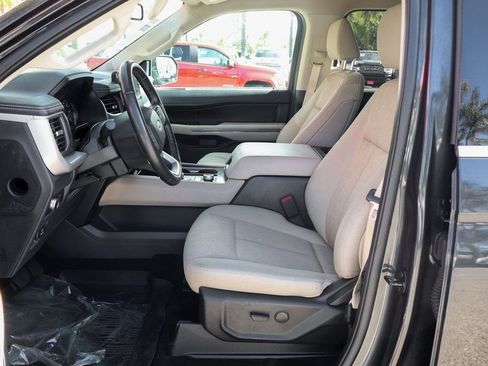 Used 2022 Ford Expedition XLT AWD/4WD image 18