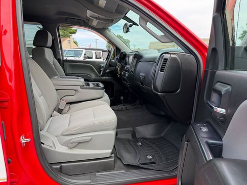 Used 2018 Chevrolet Silverado 1500 Custom w/ Custom Value Package AWD/4WD image 17