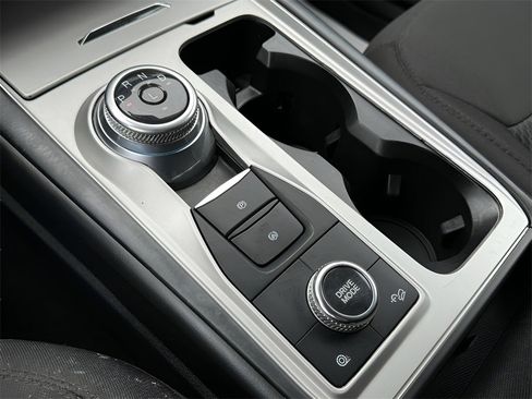 Used 2022 Ford Explorer XLT image 14