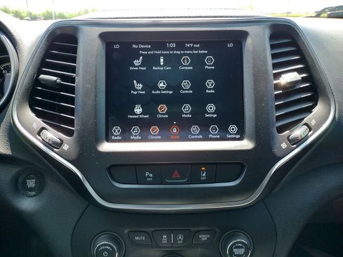 Used 2021 Jeep Cherokee Trailhawk AWD/4WD image 3