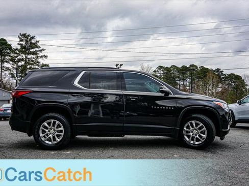 Used 2019 Chevrolet Traverse LT image 2