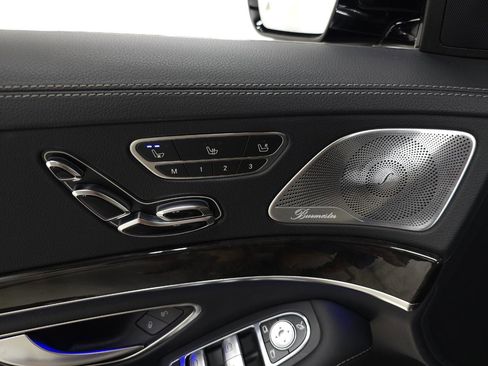 Used 2014 Mercedes-Benz S 550 Sedan w/ Sport Package Plus One image 12