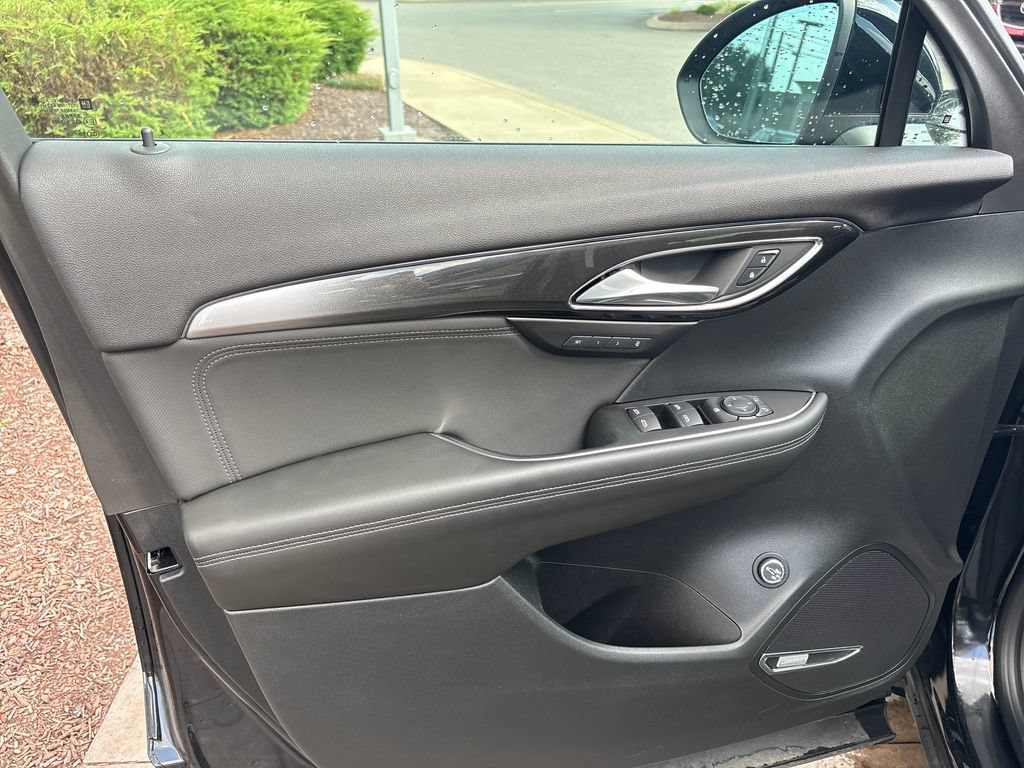 Used 2025 Buick Envision Preferred AWD/4WD image 24