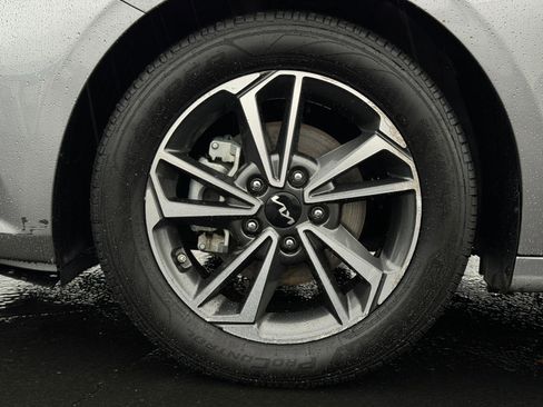 Used 2023 Kia Forte LXS image 27